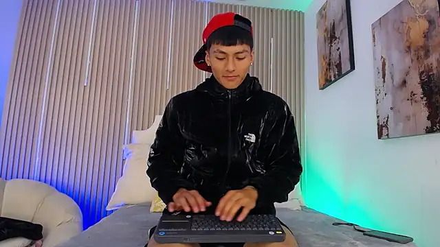 AdrianStark_'s Live XXX Chat