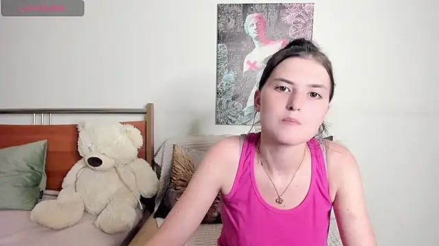 Kira_Devi's Live XXX Chat