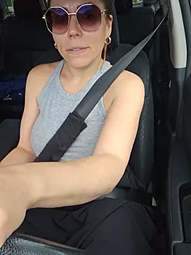 Ellie-Elizabeth Live XXX-Chat