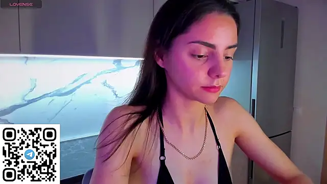 EmiliaZen Live XXX Chat