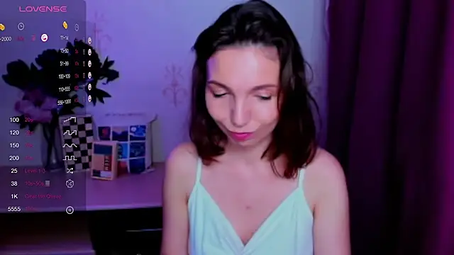 KindHazelHere_ XXX чат на живо