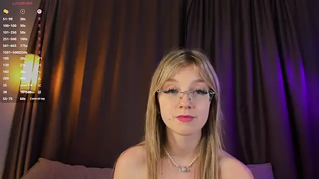 NovaOliphant Live XXX-Chat