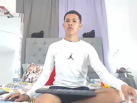 Chat +18 de PhillipCox ao vivo