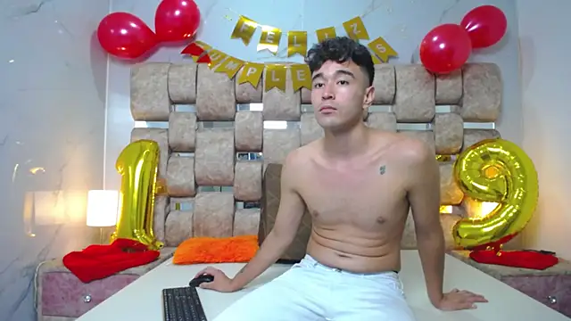 KathyAiden Chat XXX in diretta