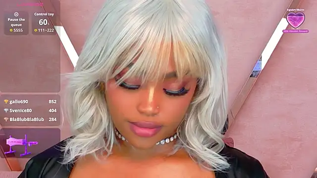 TiannahGlow's Live XXX Chat