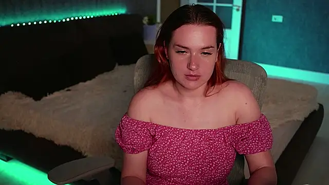 XXX chat uživo modela LisaElfy