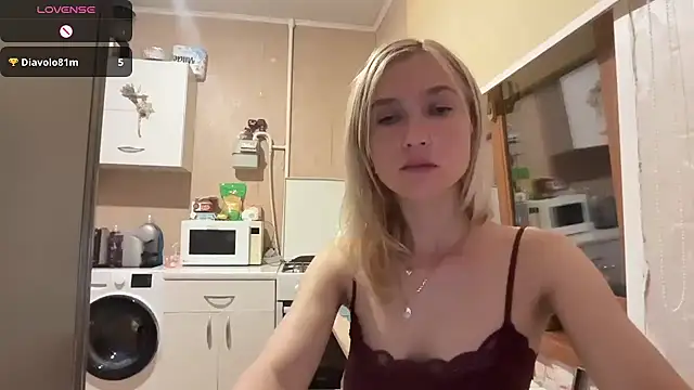 Chat +18 de AngelJeni ao vivo
