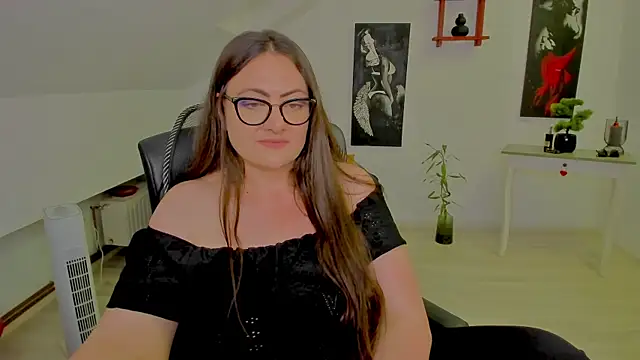 MistressDarrah's Live XXX Chat