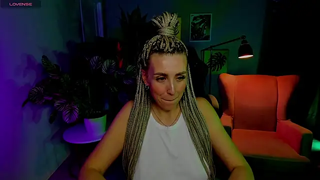 MonicaRiley's Live XXX Chat