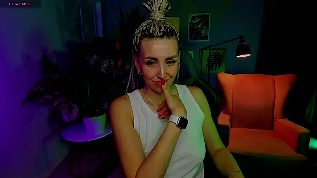 MonicaRiley's Live XXX Chat