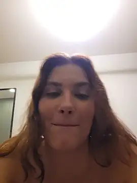 Chat +18 de MiaRides19 ao vivo