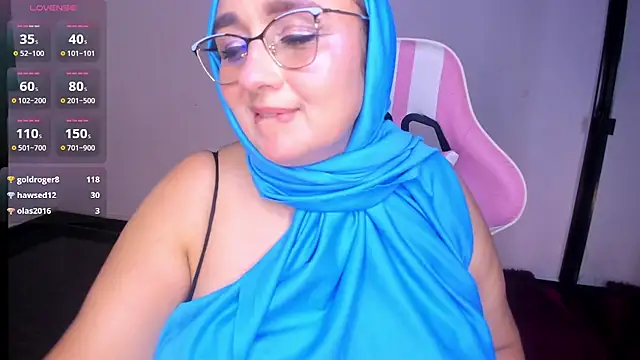 XXX chat uživo modela HijabiMilff
