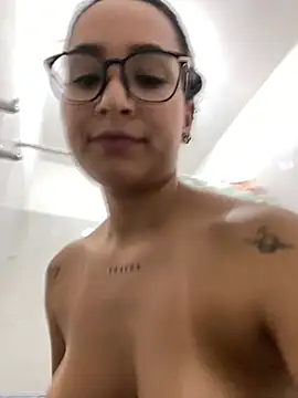 Val12777's Live XXX Chat