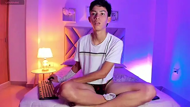 Baby_noahtt Pertunjukan Webcam