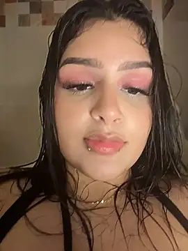 cloe_sexxx Adlı Modelin Canlı XXX Sohbeti