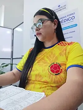 SOFI__10 Adlı Modelin Canlı XXX Sohbeti