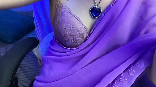 rashmi_01 live XXX chat
