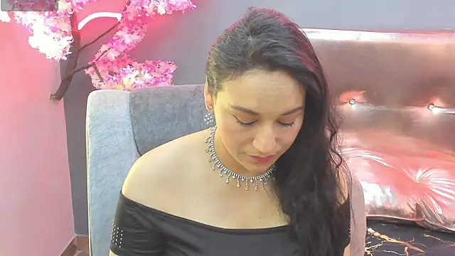 Elizabeth_bennett live XXX chat
