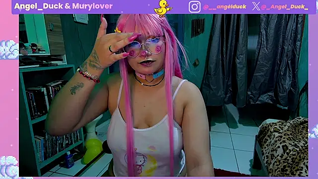 Angel_Duck élő XXX-chatje