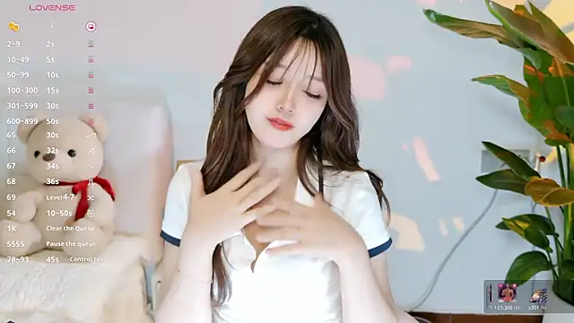 Yiluo95 Chat XXX live