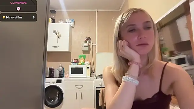 Онлайн чат XXX AngelJeni
