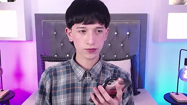 دردشة Emo_Boy_ الجنسية المباشرة