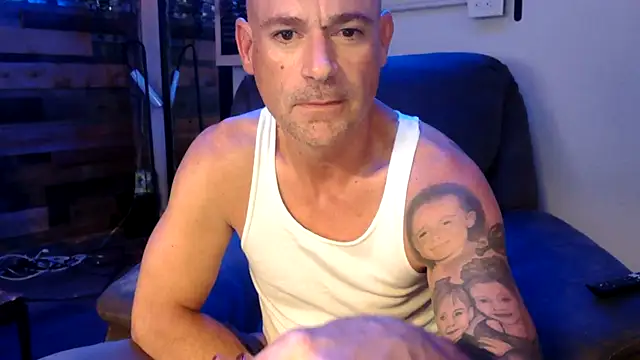 Chatroom XXX en direct de MISTERANDDEMI