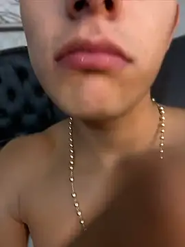 Lander_Cruz 即時 XXX 聊天