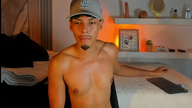 AlexLaurent's Live XXX Chat