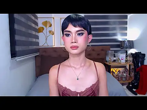 XXX chat uživo modela JuicyCockThea