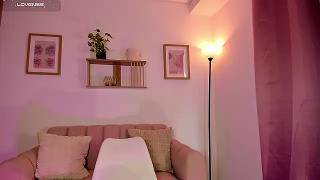 Lilabril Adlı Modelin Canlı XXX Sohbeti