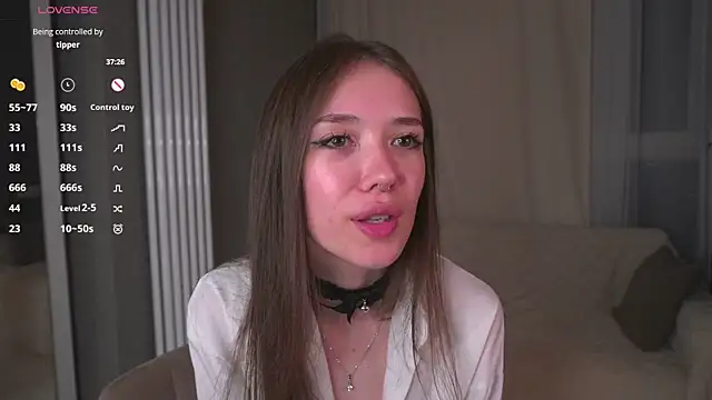 tinyanie Adlı Modelin Canlı XXX Sohbeti