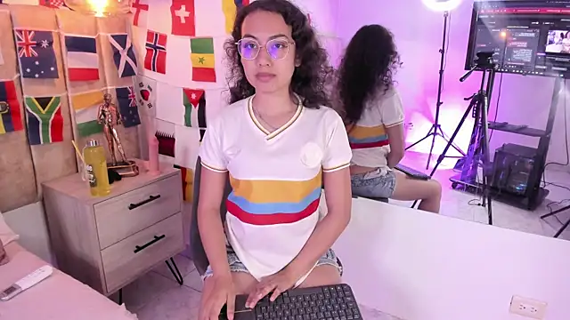 DinahCarter: онлайн-секс-чат