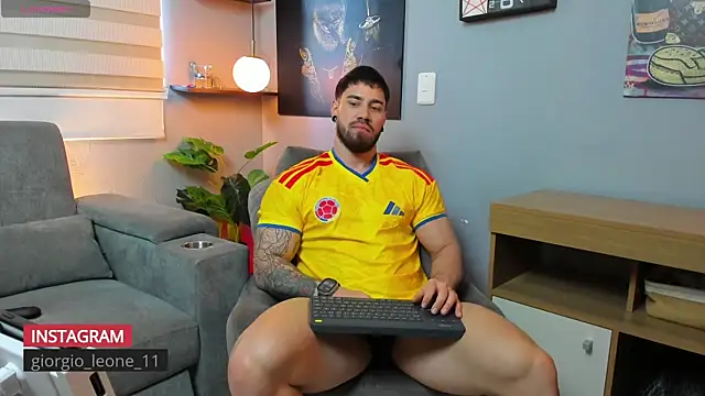 Giorgio-Leone Adlı Modelin Canlı XXX Sohbeti
