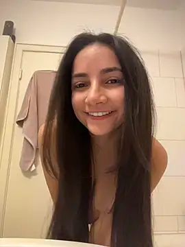 EmmyBullockk XXX чат на живо