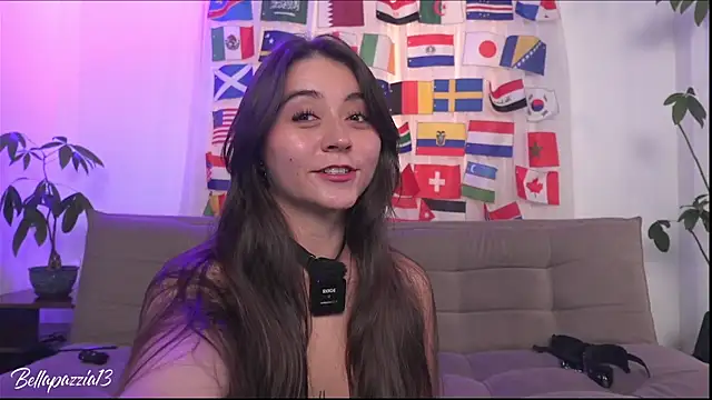 Bellapazzia Adlı Modelin Canlı XXX Sohbeti