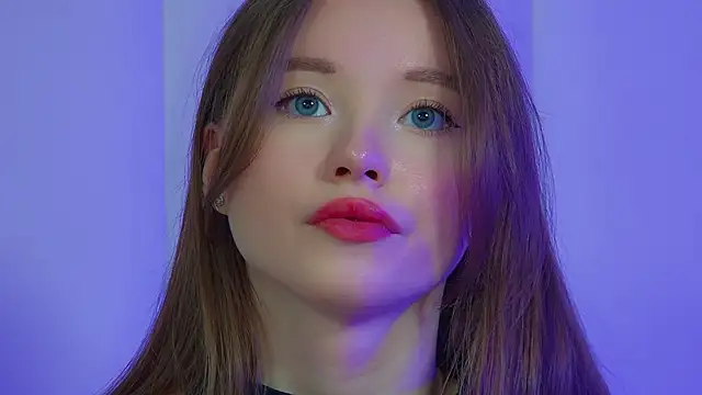 XXX chat uživo modela KeiraAsti