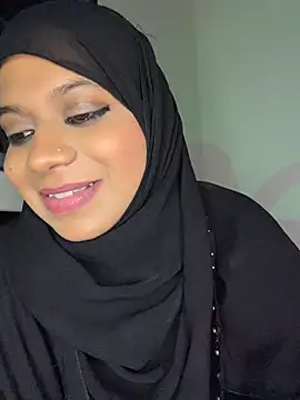 Malika_Secrets élő XXX-chatje