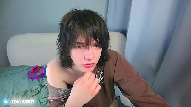 LeonBoykisser 现场XXX聊天