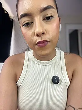 Annyrosse00 élő XXX-chatje