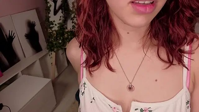 SinaHogsette Adlı Modelin Canlı XXX Sohbeti