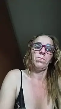 Dettybitch40's Live XXX Chat