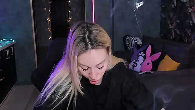 Blckmirrorr's Live XXX Chat