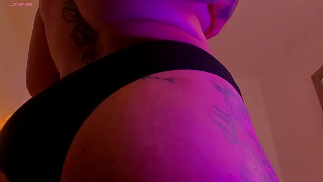 Онлайн чат XXX AfroditaVega_