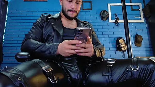 TheIan26 élő XXX-chatje