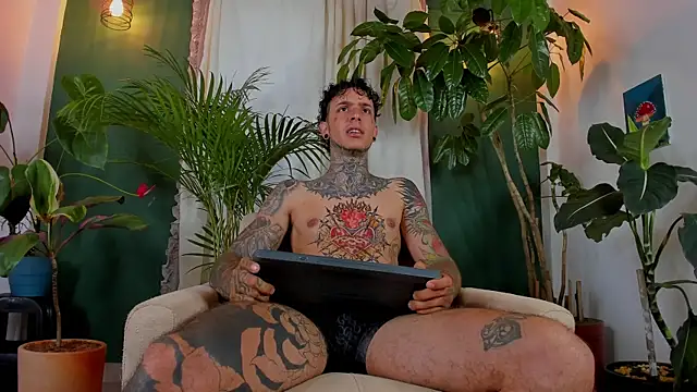 Aron_ford live XXX chat