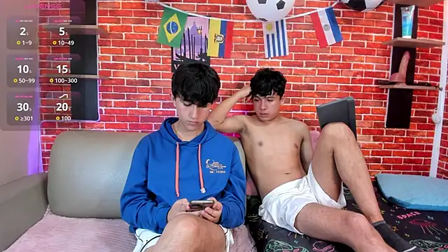 Hoot_boyss_ élő XXX-chatje