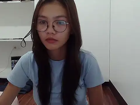 ClassyCrushpinay: онлайн-секс-чат
