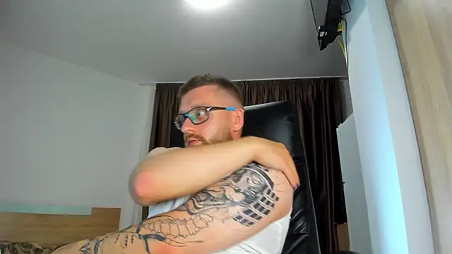 XXX chat uživo modela Findom_guy