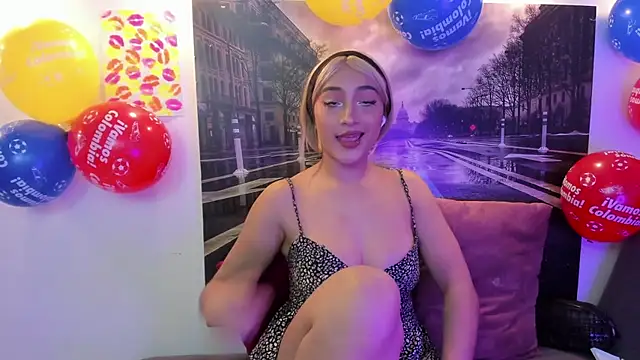 Chat XXX en directo de Nina-Mars